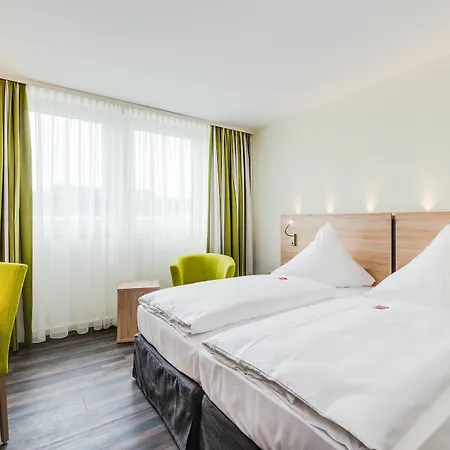 Novina Wohrdersee Nurnberg 4*